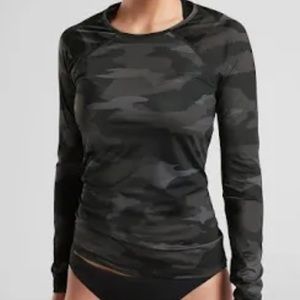 Athleta Freestyle Camo Rashguard XL NWOT
